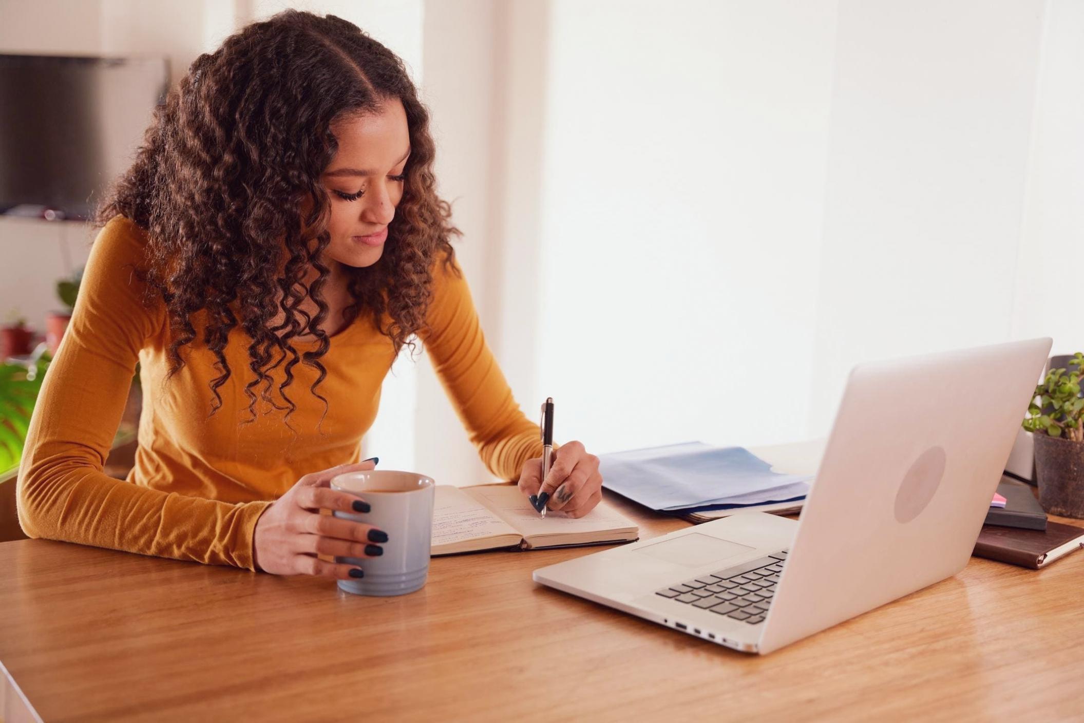 Rozhraní platformy zobrazující analytické nástroje